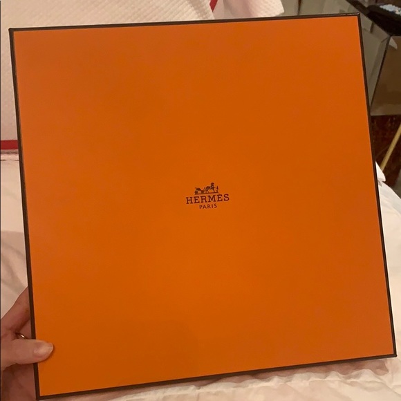 Hermes Accessories - Authentic Hermès box